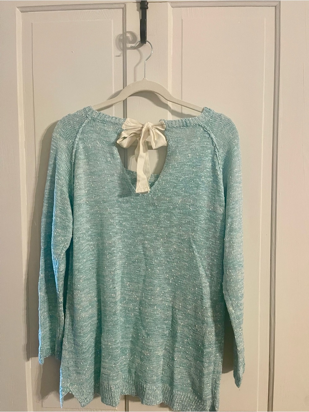 Beautiful lightweight sweater with bow tie back